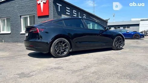 Tesla Model 3 2021 - фото 15