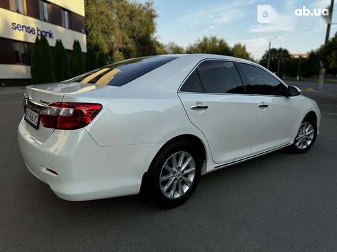 Toyota Camry 2011 - фото 8