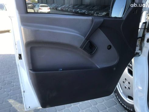 Mercedes-Benz Vito 2001 белый - фото 20