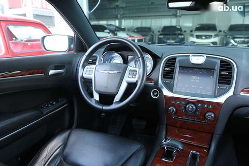 Chrysler 300C 2013 - фото 12