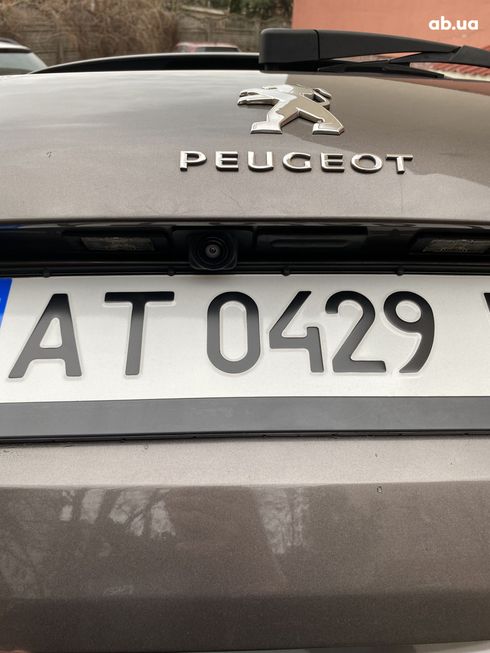 Peugeot 308 2014 - фото 18