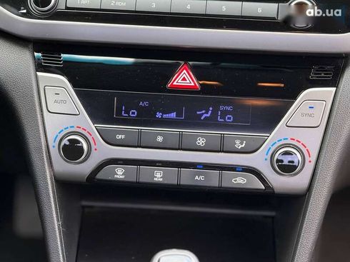 Hyundai Elantra 2017 - фото 24