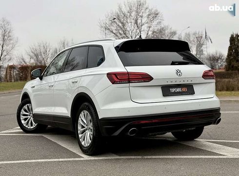 Volkswagen Touareg 2020 - фото 8