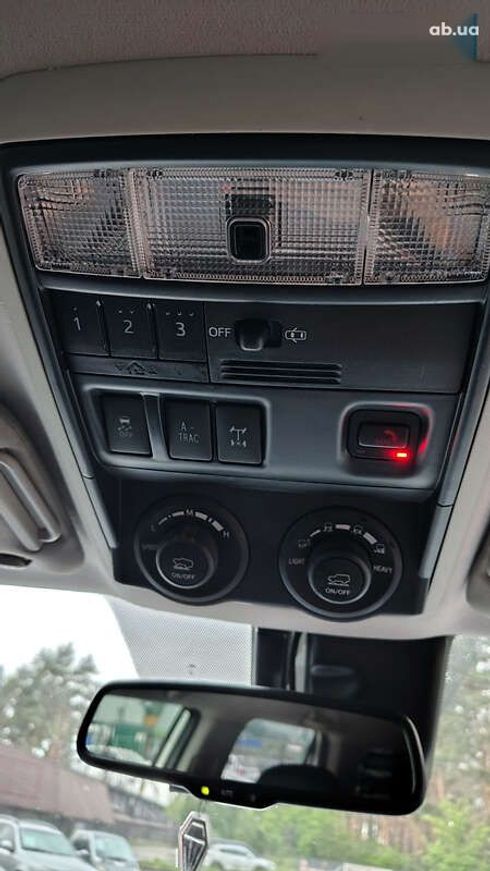 Toyota 4Runner 2019 - фото 21