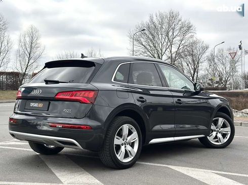 Audi Q5 2017 - фото 14