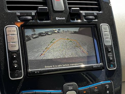 Nissan Leaf 2012 красный - фото 102