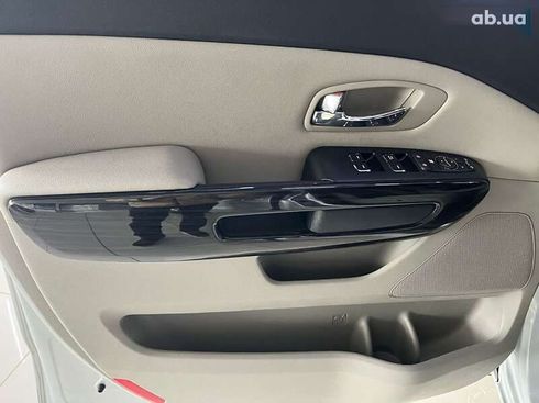 Kia Carnival 2019 - фото 10