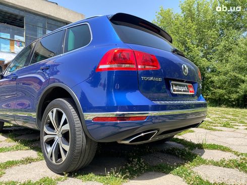 Volkswagen Touareg 2015 синий - фото 23