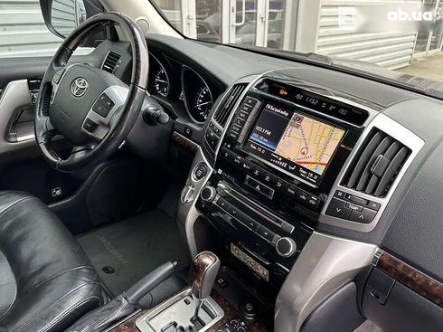 Toyota Land Cruiser 2012 - фото 20