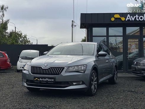 Skoda Superb 2017 - фото 7