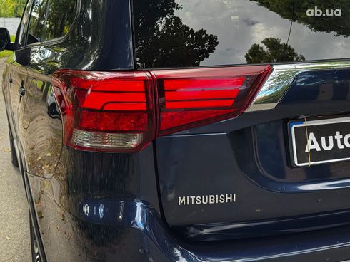 Mitsubishi Outlander 2017 синий - фото 7
