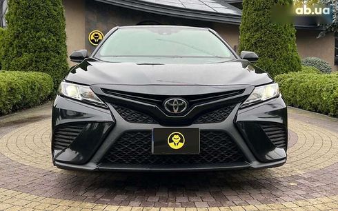 Toyota Camry 2019 - фото 2