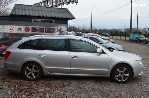 Skoda Superb 2011 серый - фото 4