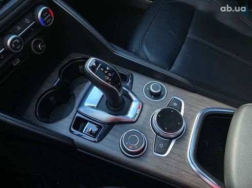 Alfa Romeo Giulia 2019 - фото 18
