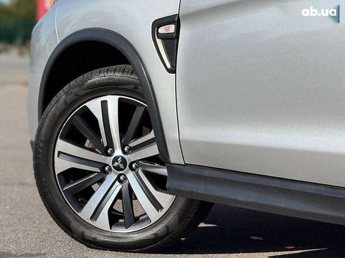 Mitsubishi Outlander 2019 - фото 13