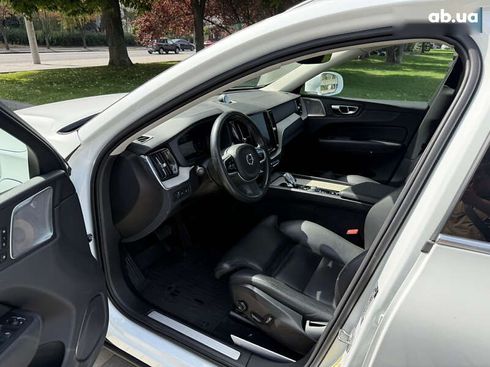 Volvo XC60 2020 - фото 24