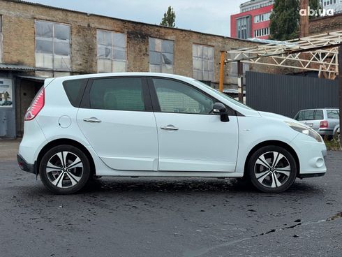 Renault Scenic 2011 белый - фото 12
