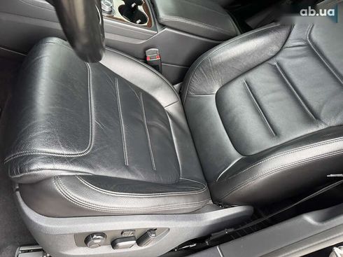 Volkswagen Touareg 2017 - фото 28