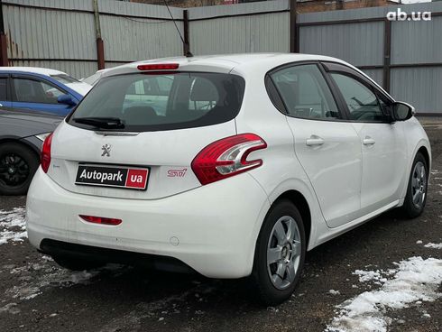 Peugeot 208 2013 белый - фото 4