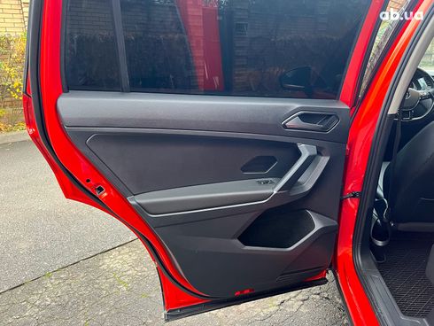 Volkswagen Tiguan 2018 оранжевый - фото 20