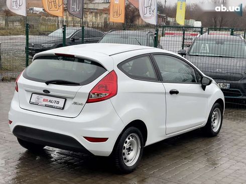 Ford Fiesta 2010 - фото 28