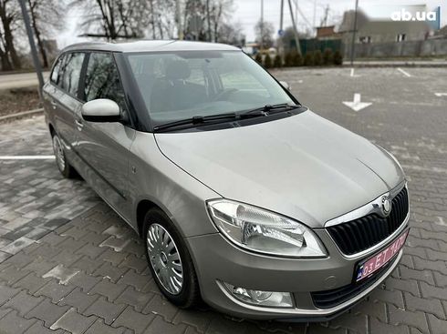 Skoda Fabia 2010 - фото 3