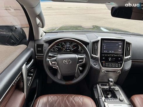 Toyota Land Cruiser 2017 - фото 18