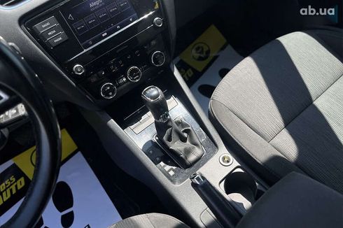 Skoda Octavia 2017 - фото 26