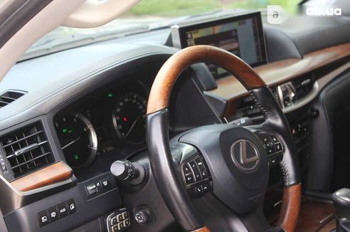 Lexus LX 2016 - фото 19