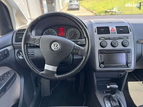 Volkswagen Touran 2009 - фото 24