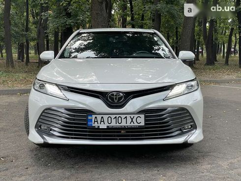 Toyota Camry 2020 - фото 2