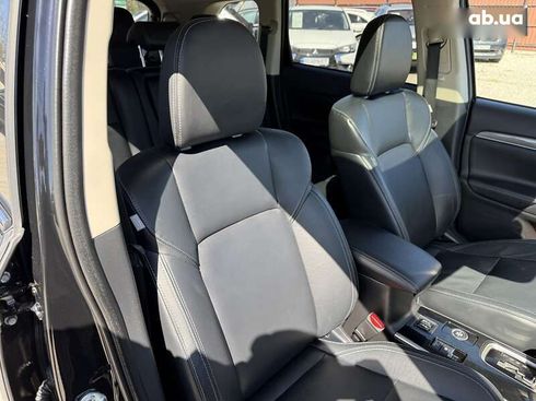 Mitsubishi Outlander 2018 - фото 24