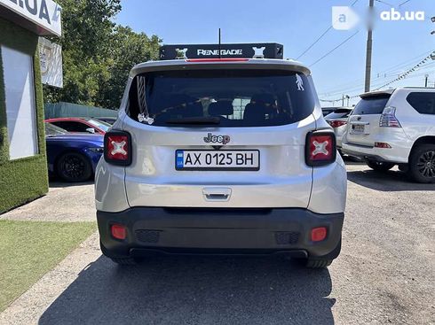 Jeep Renegade 2018 - фото 8