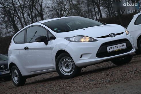 Ford Fiesta 2010 - фото 2