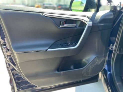 Toyota RAV4 2020 - фото 17