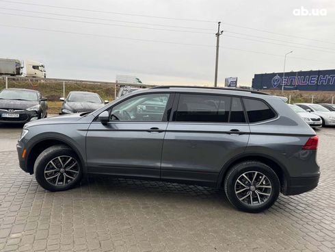 Volkswagen Tiguan 2021 серый - фото 15