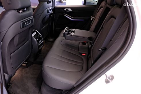 BMW X5 2018 белый - фото 8