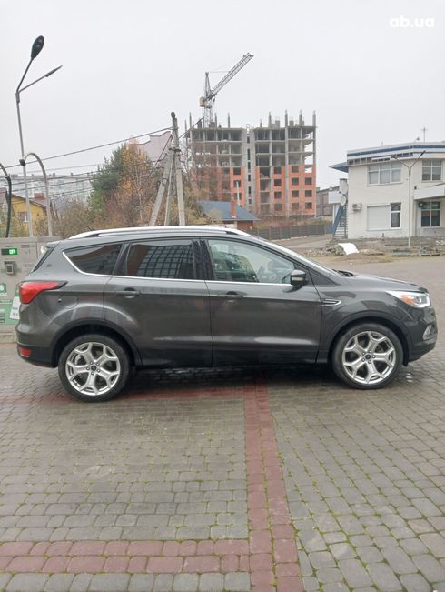 Ford Escape 2019 серый - фото 5