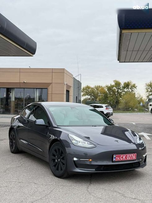 Tesla Model 3 2021 - фото 6