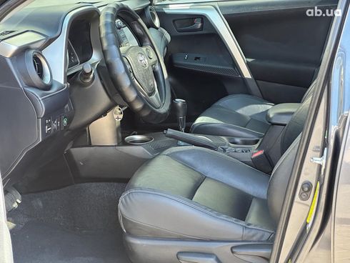 Toyota RAV4 2013 серый - фото 30