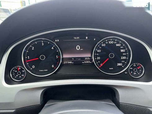 Volkswagen Touareg 2017 - фото 24