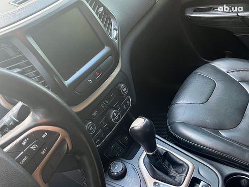 Jeep Cherokee 2015 серый - фото 25