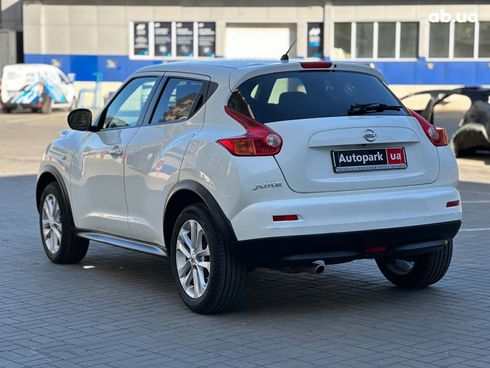 Nissan Juke 2012 белый - фото 7