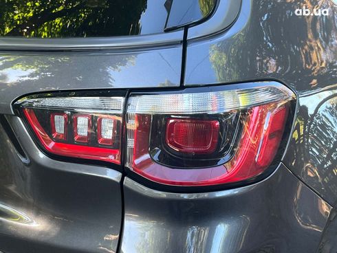 Jeep Compass 2018 серый - фото 12