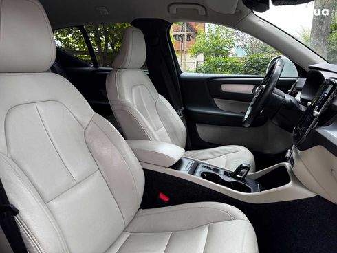 Volvo XC40 2018 белый - фото 31