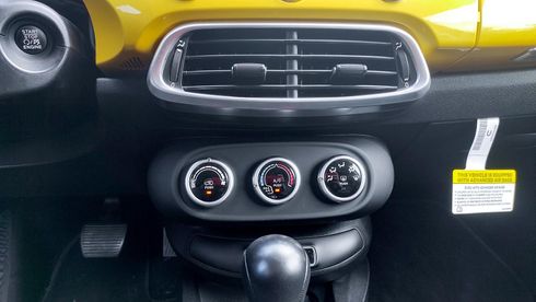 Fiat 500X 2015 желтый - фото 35