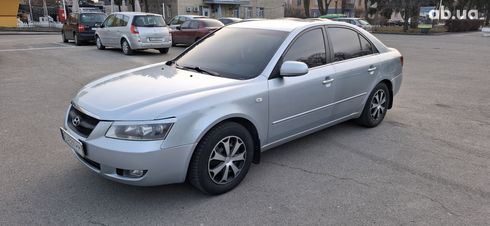 Hyundai Sonata 2006 серебристый - фото 2