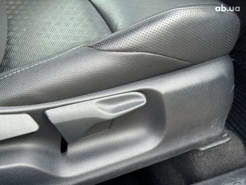 Toyota C-HR 2022 серый - фото 27