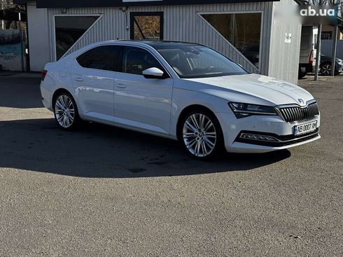 Skoda Superb 2019 - фото 5