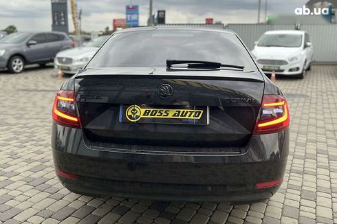 Skoda Octavia 2017 - фото 6